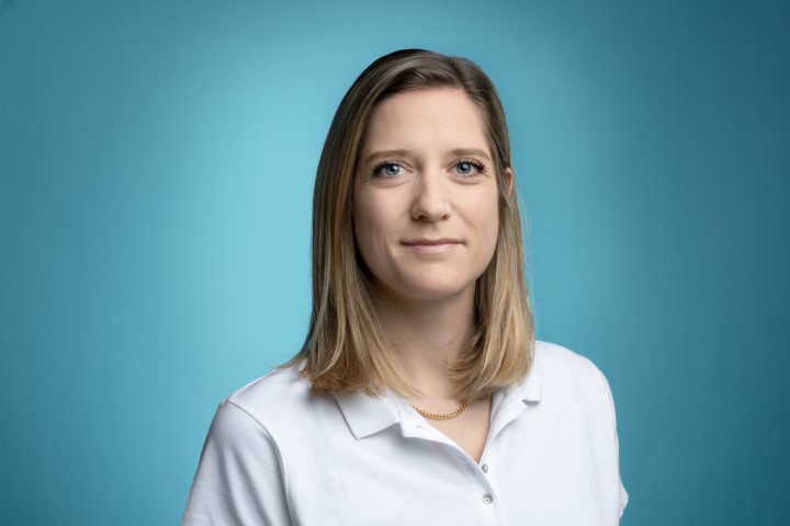 Porträt von Dr. med. dent. Nora Gstrein